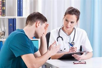 Urologu përshkruan trajtimin për prostatitin